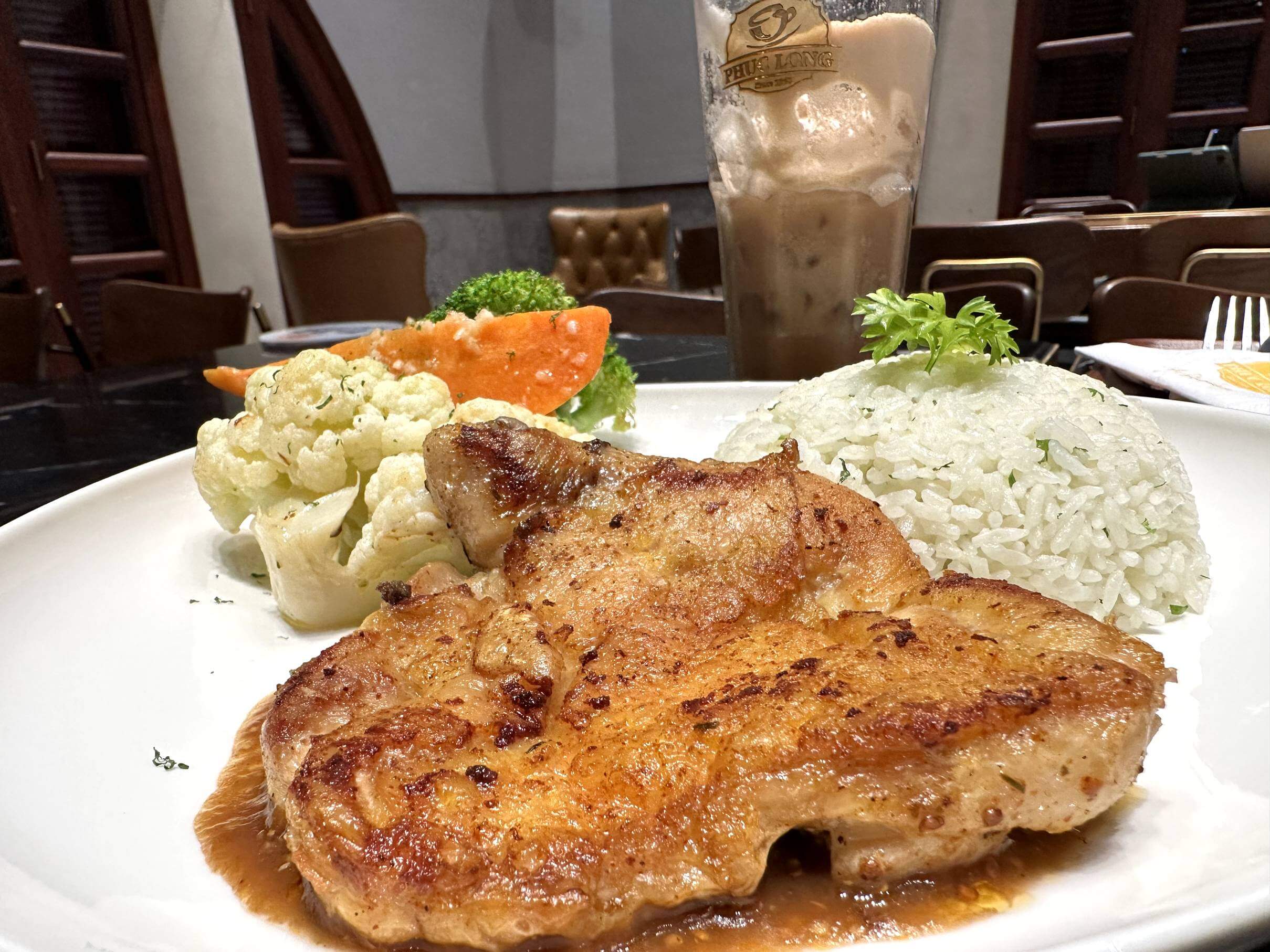 Phuc Long Premium tại Thảo Điền: Nơi tuyệt vời với đồ ăn ngon và không gian đẳng cấp